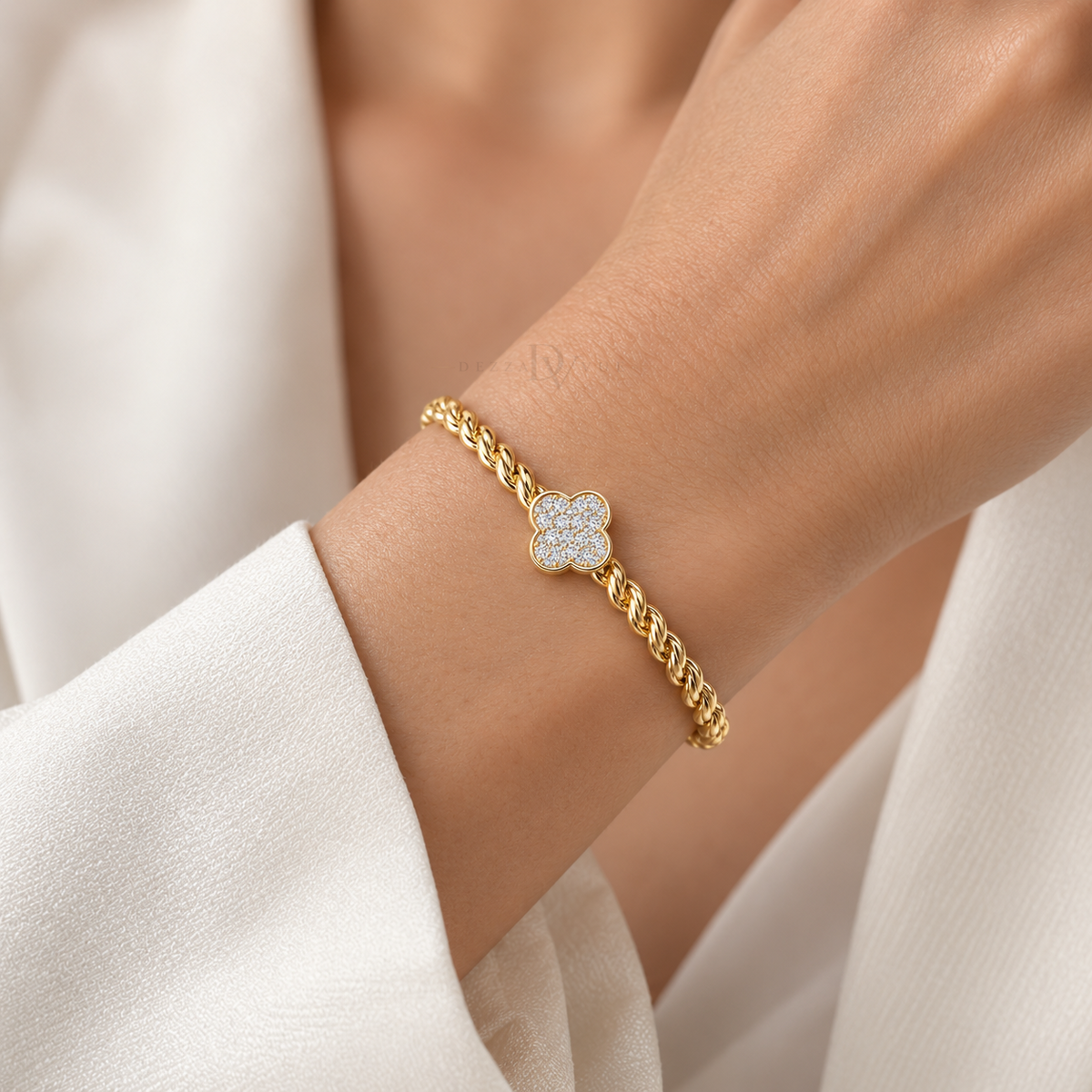 Lumière Clover Twist | Pavé Clover Bangle