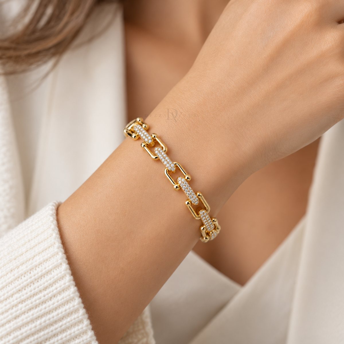 Aurora Links | Pavé Station Bangle