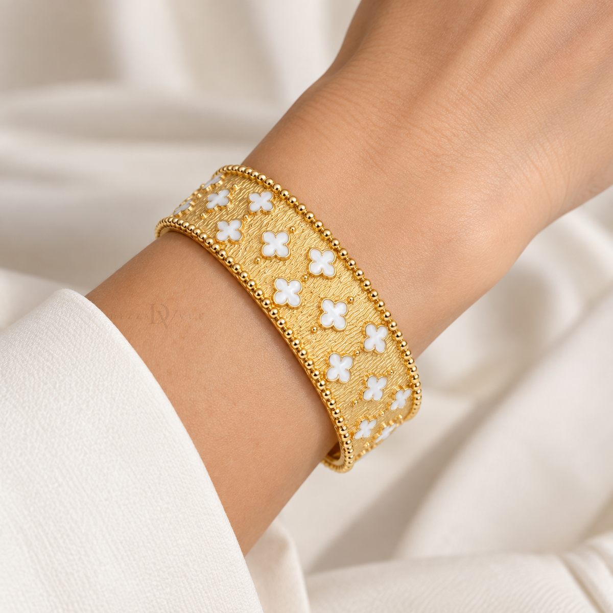 Ivory Fleur | Mother-of-Pearl Wide Bangle