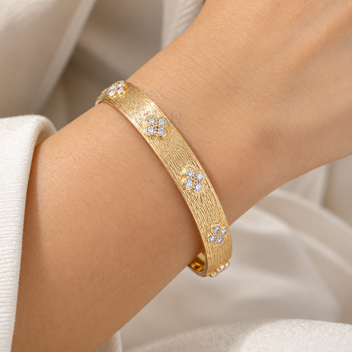 Fleur Texture | CZ Floral Bangle