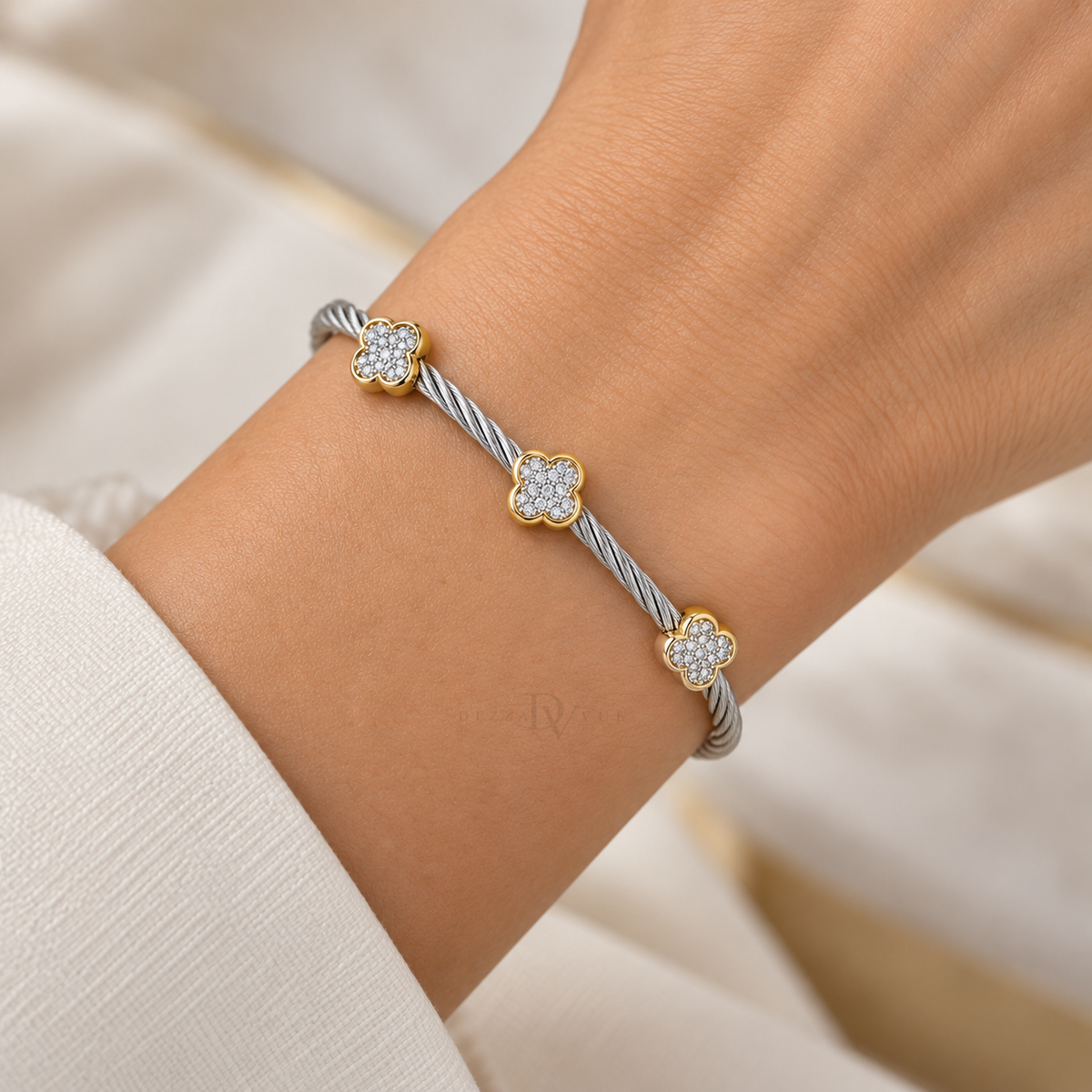 Deux Fleurs | Two-Tone Clover Bangle